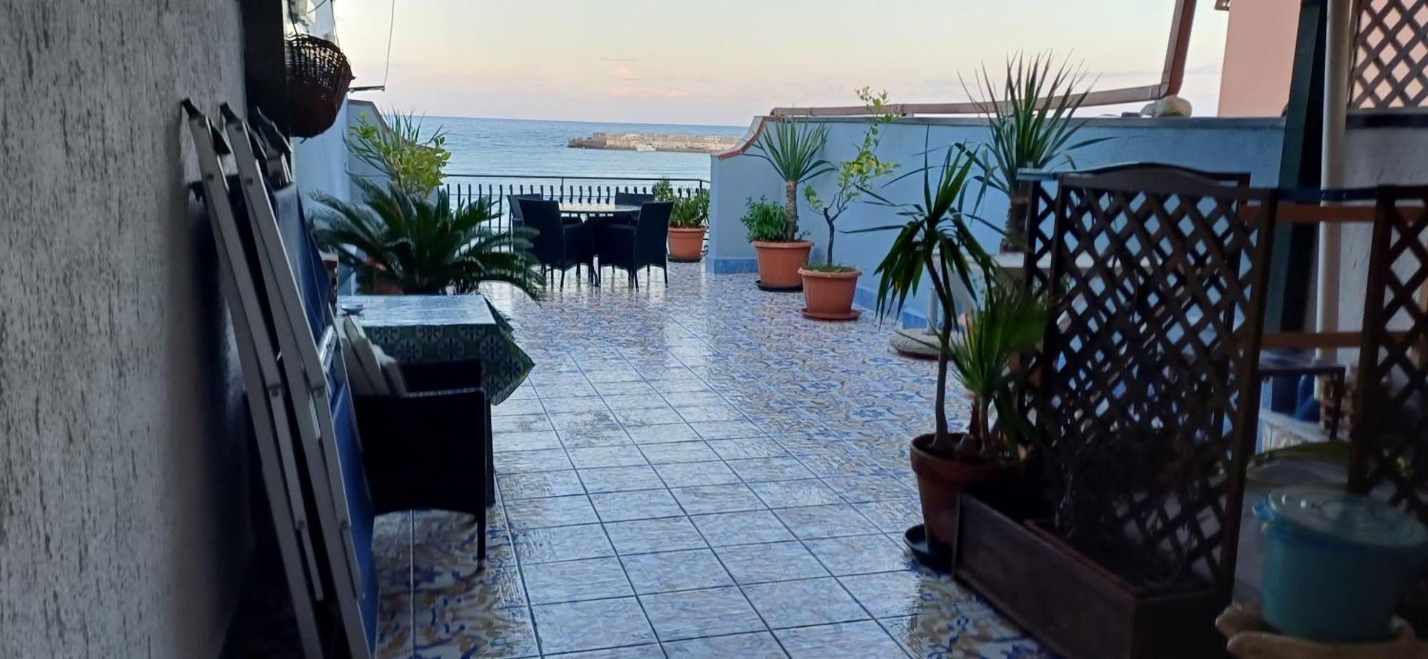 Apartments Mikros Giardini Naxos Room photo